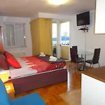Sea View Apartamento *